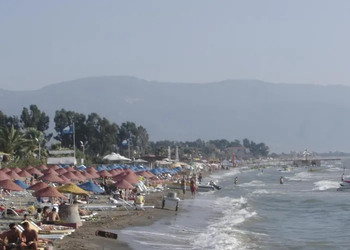 Ξενοδοχείο με διαμερίσματα Batihan Apart Κουσάντασι